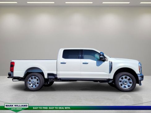 Used 2023 Ford F250 Lariat w/ Lariat Ultimate Package AWD/4WD image 2