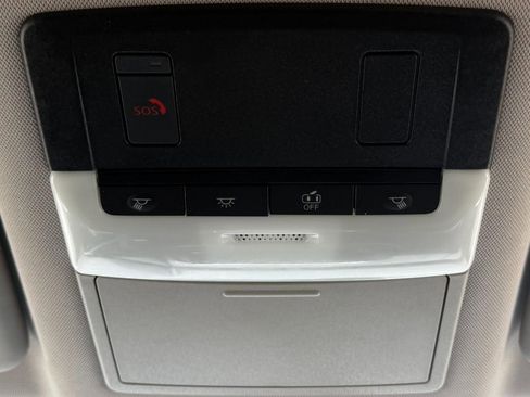 Used 2025 Nissan Rogue SV AWD/4WD image 41