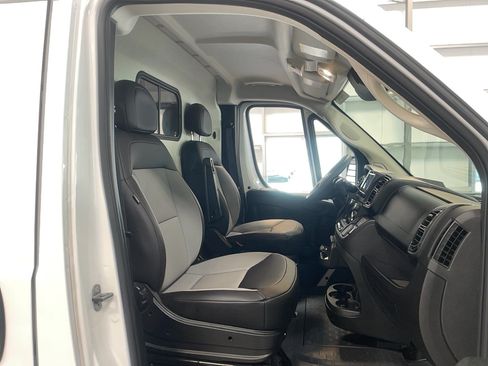 Used 2025 RAM ProMaster 3500 w/ Convenience Group FWD image 9