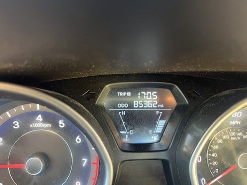 Used 2012 Hyundai Elantra GLS w/ Comfort Pkg 2 FWD image 19