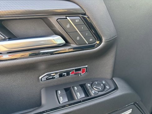 Used 2024 GMC Sierra 1500 AT4 w/ Technology Package image 10