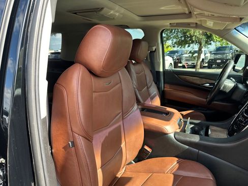 Used 2017 Cadillac Escalade Premium Luxury RWD image 42