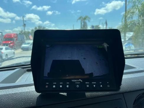 Used 2017 Ford F650 2WD Regular Cab Super Duty image 16