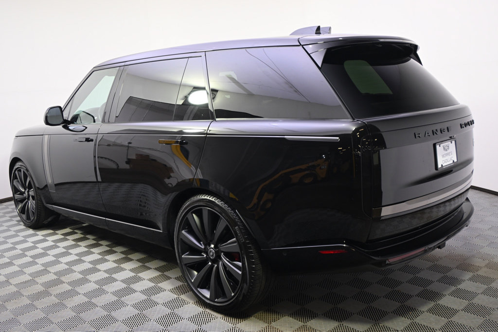 Used 2024 Land Rover Range Rover SV AWD/4WD image 3