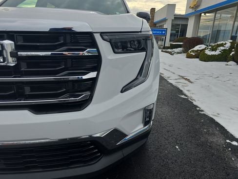 Used 2025 GMC Acadia Elevation w/ Elevation Premium Package image 10