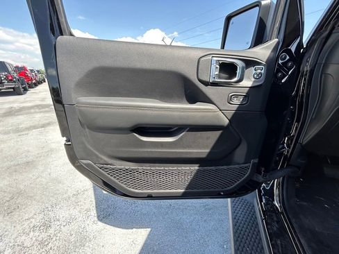 New 2025 Jeep Wrangler Sahara image 34