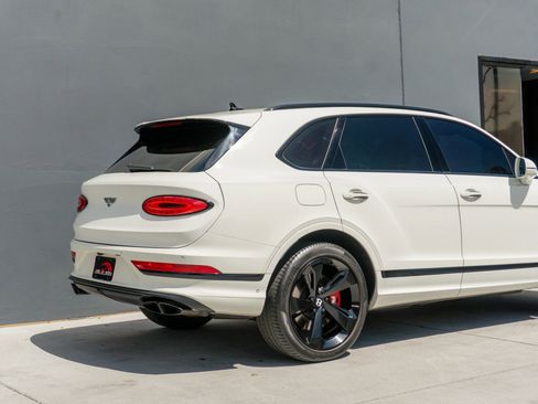 Used 2023 Bentley Bentayga AWD/4WD image 36