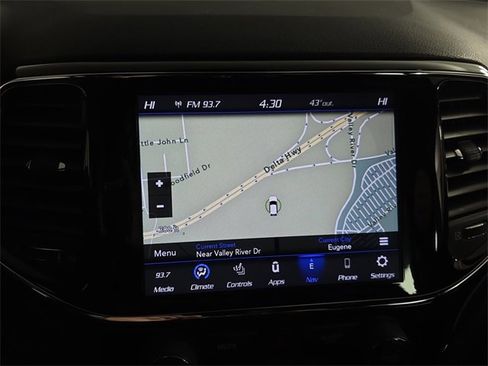 Used 2020 Jeep Grand Cherokee Altitude image 13