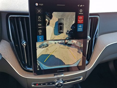 New 2026 Volvo XC60 B5 Plus w/ Protection Package Premier image 11