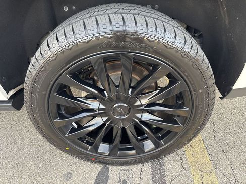 Used 2018 Cadillac Escalade ESV Premium Luxury image 20