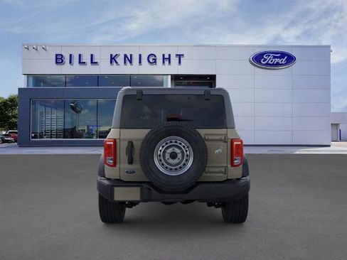 New 2025 Ford Bronco Base image 5