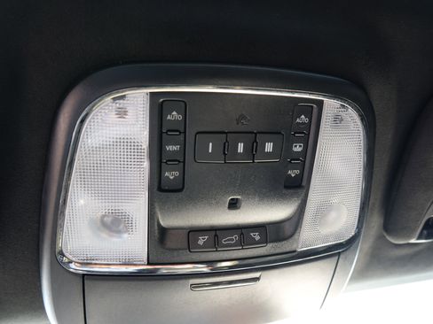 Used 2018 Jeep Grand Cherokee Trackhawk image 32