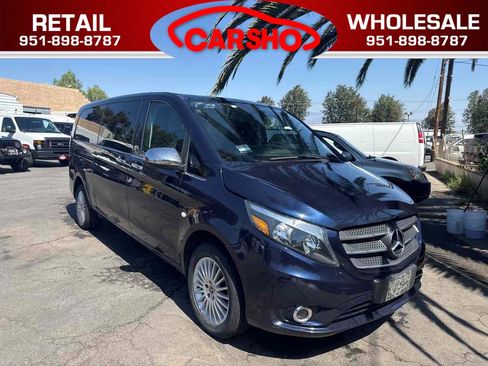Used 2020 Mercedes-Benz Metris image 1