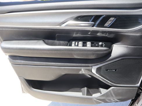 New 2026 Jeep Grand Wagoneer 4WD image 18