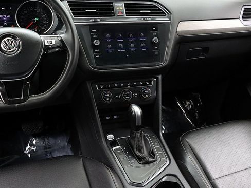 Used 2021 Volkswagen Tiguan SE R-Line image 16