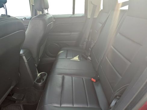 Used 2017 Jeep Patriot High Altitude AWD/4WD image 13