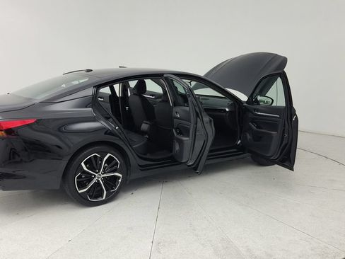 Used 2025 Nissan Altima 2.5 SR FWD image 12