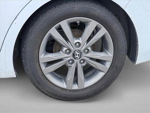 Used 2017 Hyundai Elantra SE w/ SE A/T Tech Package 03 FWD image 14