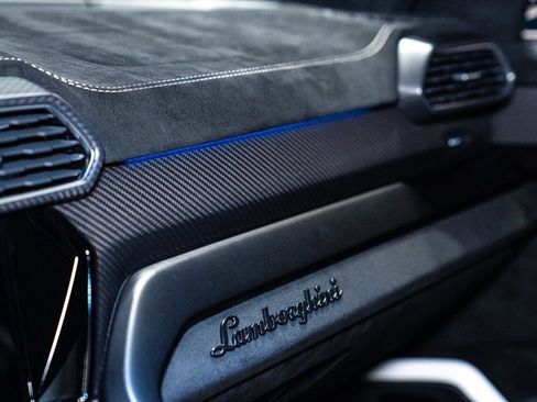 Used 2023 Lamborghini Urus Performante image 25