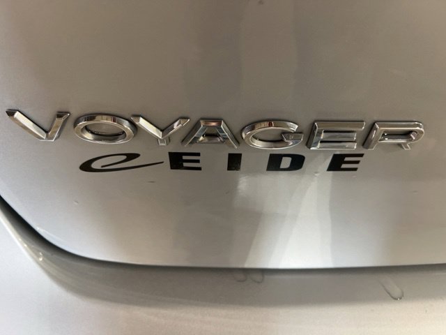 Used 2023 Chrysler Voyager LX FWD image 33