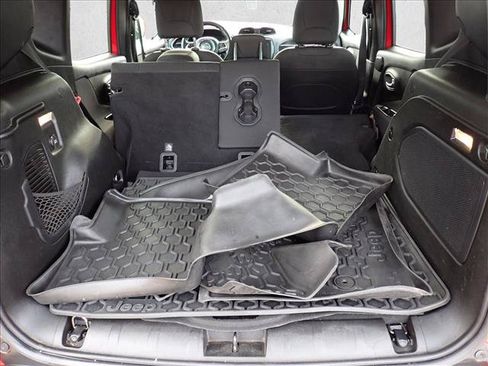 Used 2015 Jeep Renegade Latitude w/ Popular Equipment Group AWD/4WD image 8