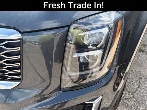 Used 2020 Kia Telluride SX w/ Towing Package FWD image 2