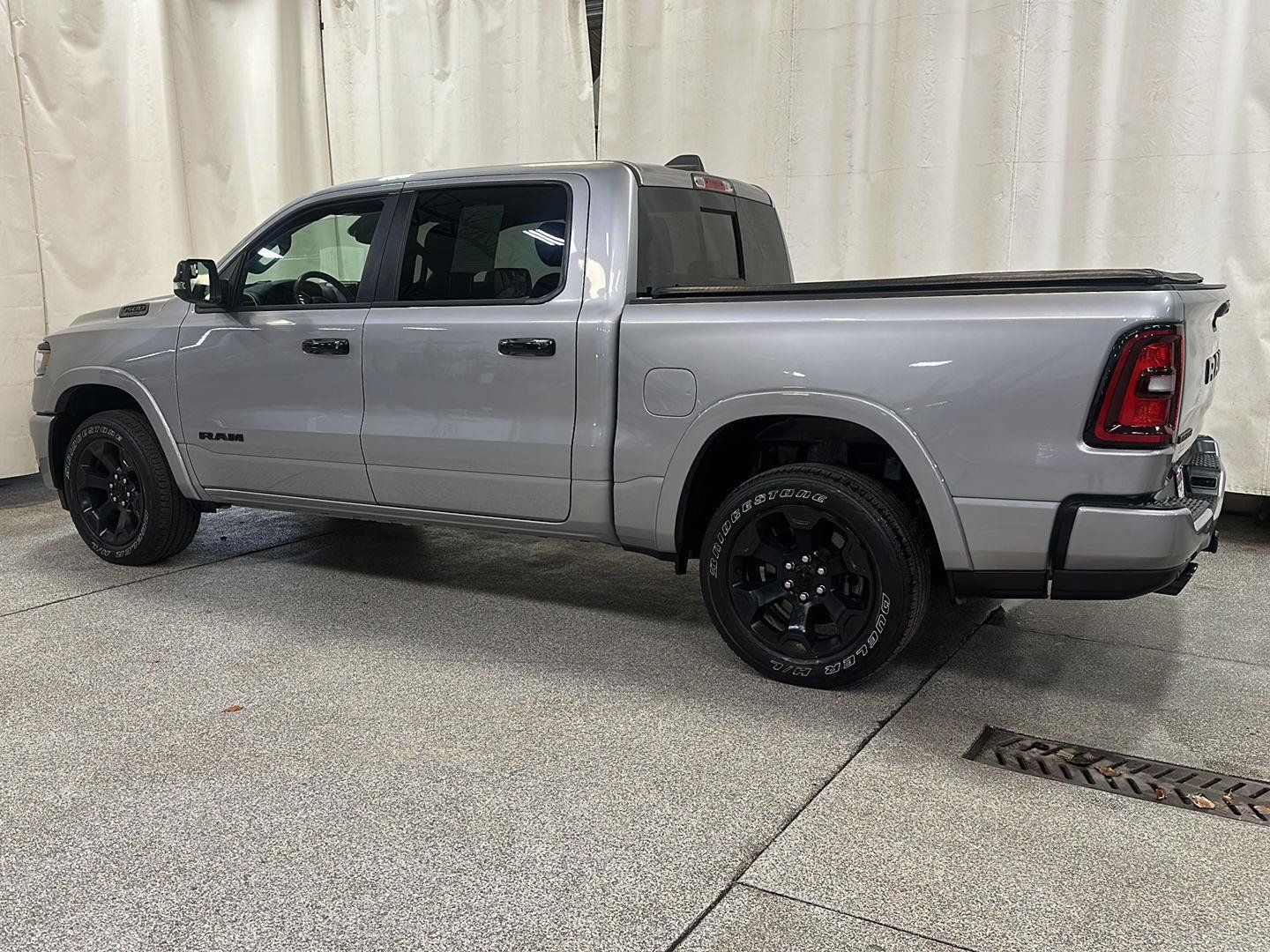 Used 2025 RAM 1500 Big Horn AWD/4WD image 3