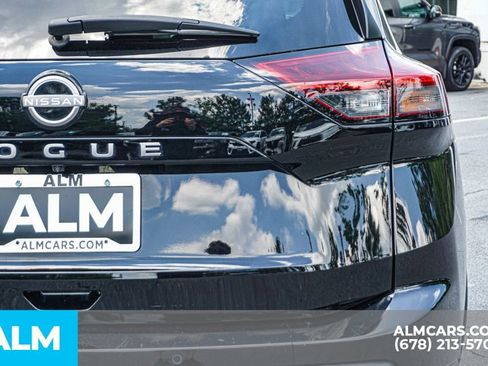 Used 2025 Nissan Rogue SV FWD image 12