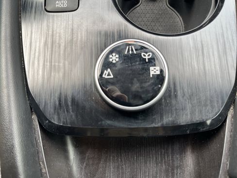 Used 2021 Nissan Rogue SL w/ Premium Package image 19