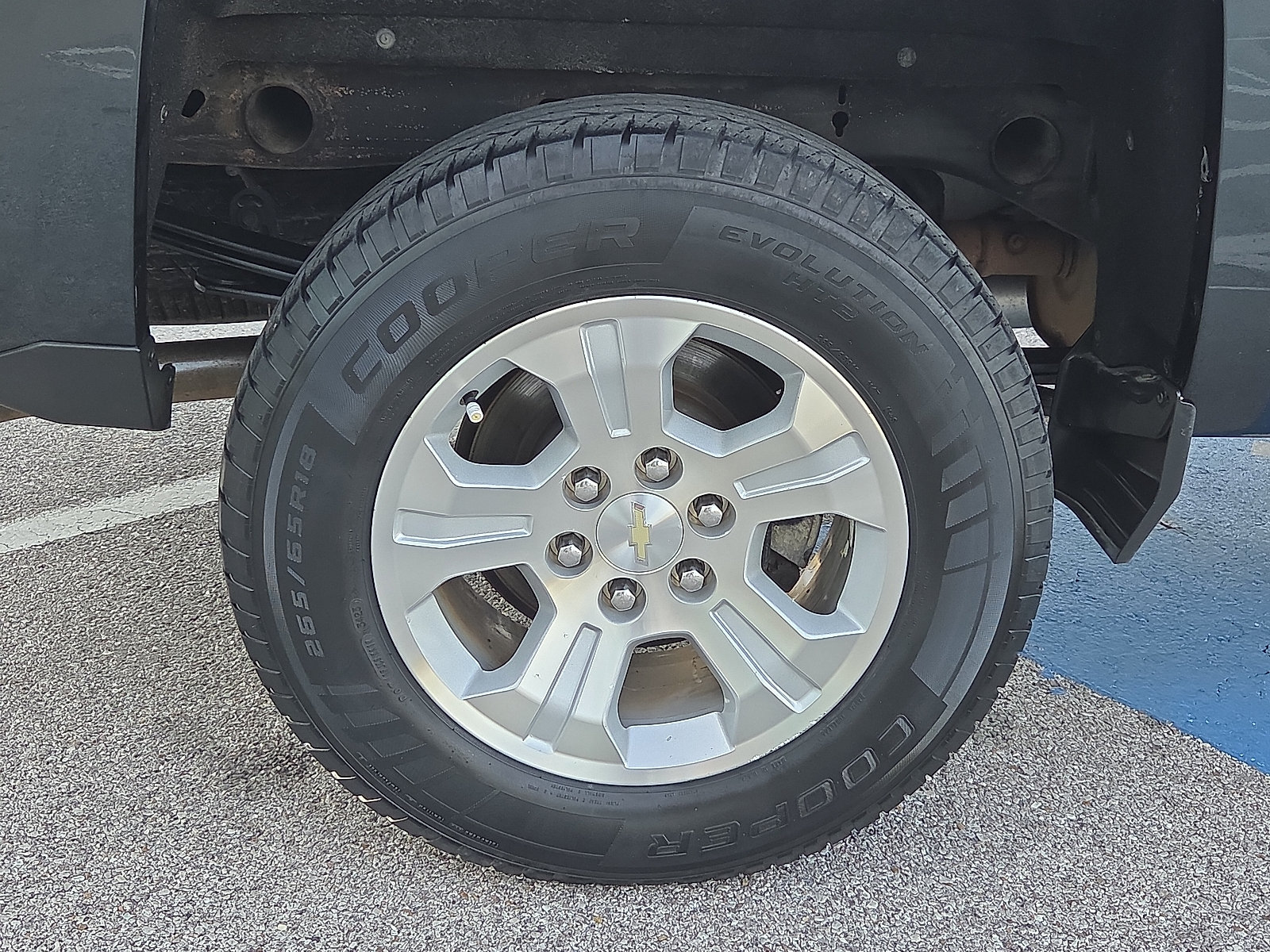 Used 2017 Chevrolet Silverado 1500 LT w/ All Star Edition AWD/4WD image 7