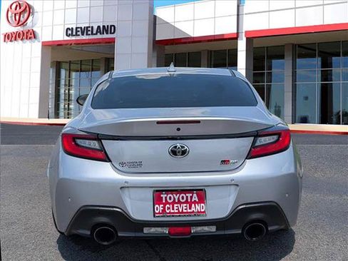 Used 2025 Toyota GR86 RWD image 6