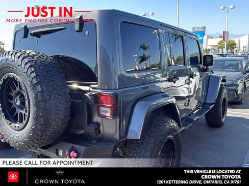 Used 2018 Jeep Wrangler Unlimited Sahara AWD/4WD image 2