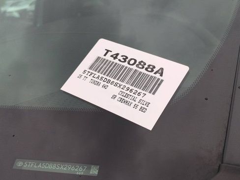 Certified 2025 Toyota Tundra SR5 w/ SR5 Convenience Package AWD/4WD image 18