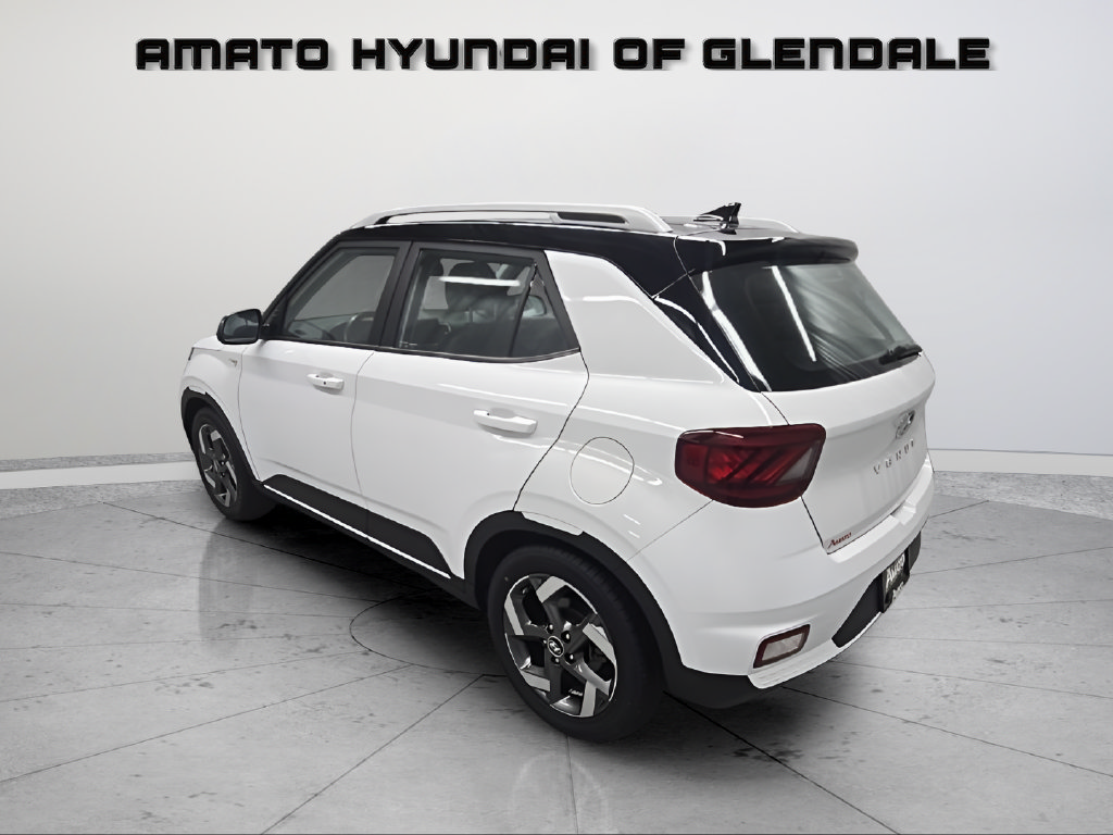 Used 2022 Hyundai Venue Limited FWD image 4