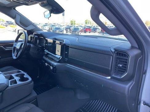 Used 2023 GMC Sierra 1500 Elevation image 17
