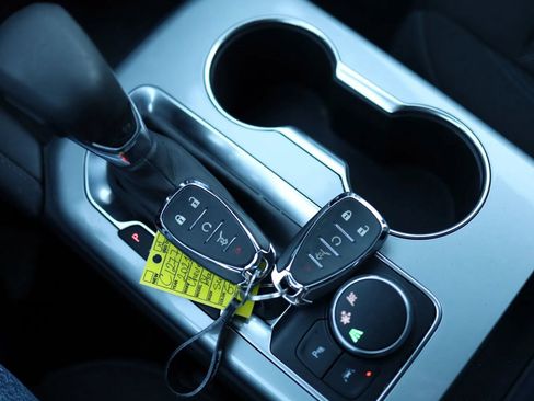 Used 2021 Chevrolet Blazer LT FWD image 27