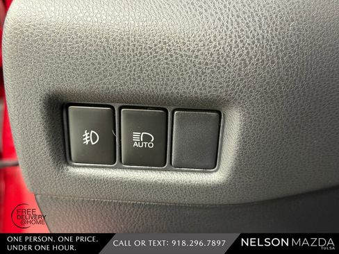 Used 2019 Toyota C-HR Limited FWD image 29