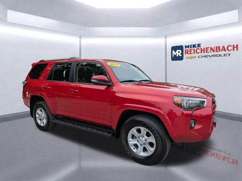 Used 2024 Toyota 4Runner SR5 AWD/4WD image 2
