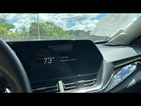 Used 2024 Chevrolet Trax ACTIV w/ Sunroof Package FWD image 19