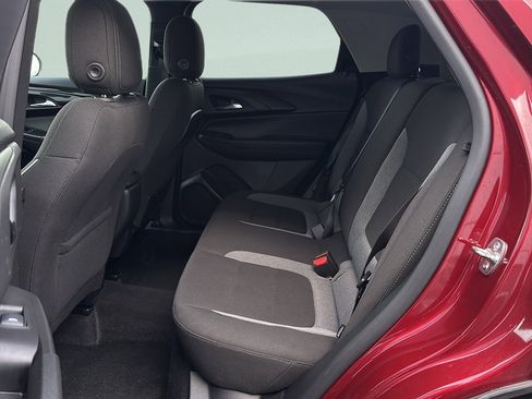 Used 2025 Chevrolet TrailBlazer LT AWD/4WD image 26