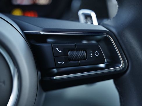 New 2026 Porsche Macan image 36