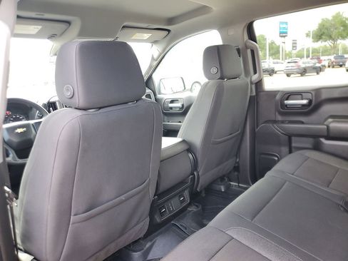 Used 2025 Chevrolet Silverado 1500 Custom image 11