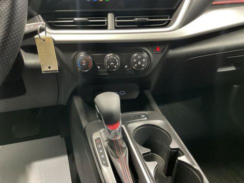 Used 2024 Chevrolet Trax RS FWD image 15