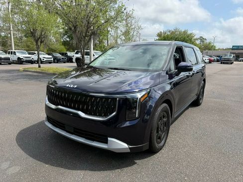 Used 2026 Kia Carnival LX image 1