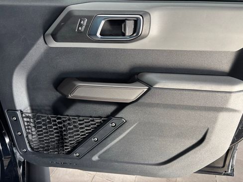 Used 2022 Ford Bronco Black Diamond image 16