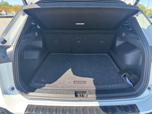 Used 2026 Volkswagen Tiguan SEL R-Line AWD/4WD image 14