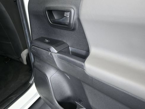 Used 2022 Toyota Tacoma SR w/ SR Convenience Package RWD image 20