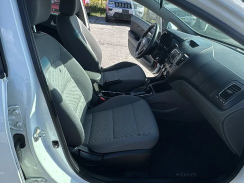 Used 2018 Kia Forte LX FWD image 12