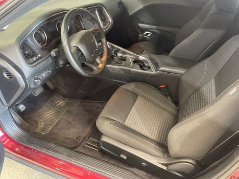 Used 2018 Dodge Challenger R/T image 11