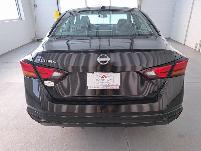 Used 2025 Nissan Altima 2.5 SV FWD image 6